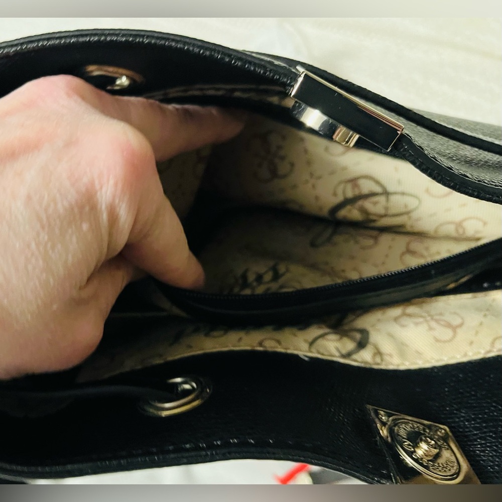 NWT Guess Christy Drawstring Bucket Bag- with original dust bag - Picture 10 of 15